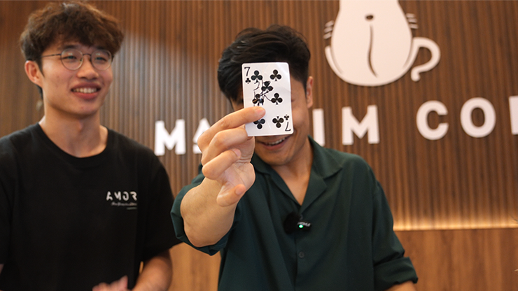 Tricky Raccoon by Liang Kuai & Amor Magic