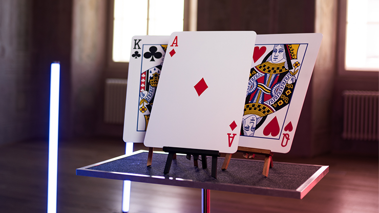 Lion Monte by Brother's Magic (card color and easel color may vary)